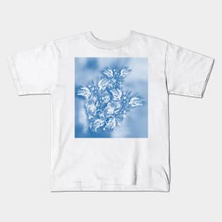 Beautiful flower bouquet on a rippled blue background Kids T-Shirt